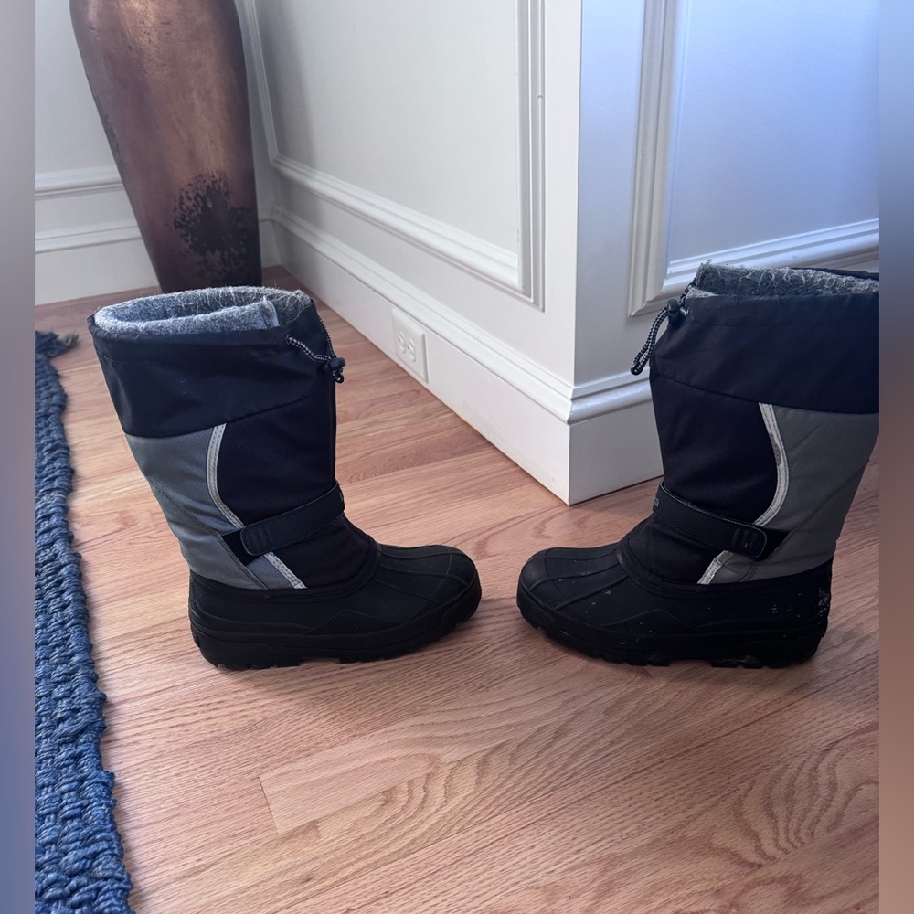 LL bean boys Black and Gray Winter Boots